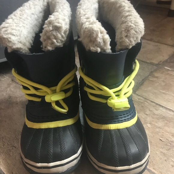 Sorel 9c snow boots - Picture 2 of 5